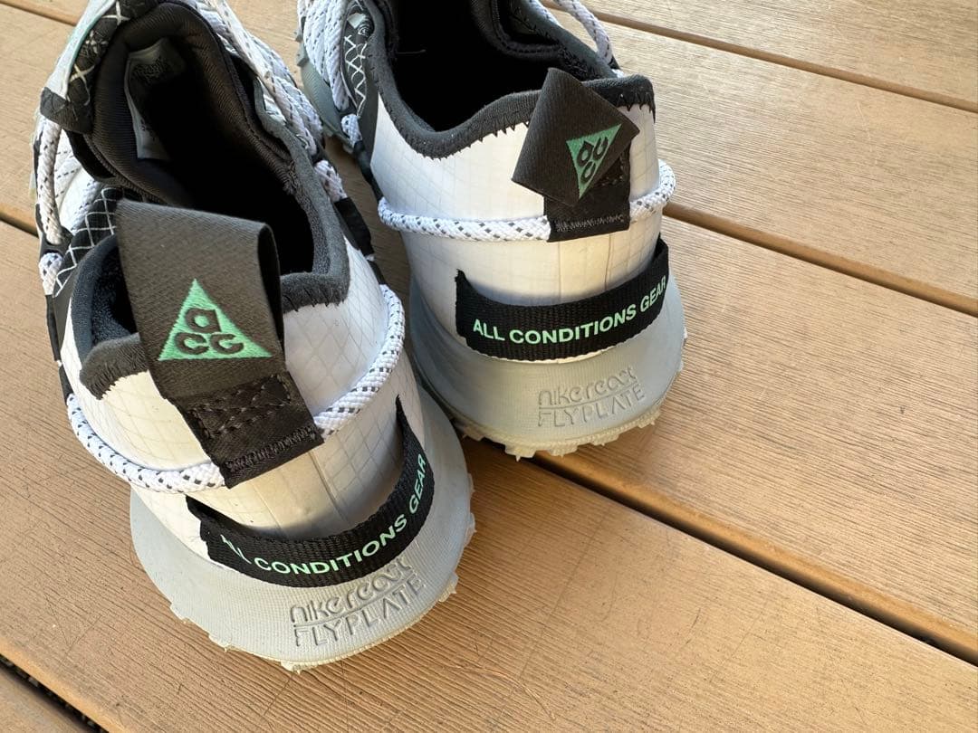 ナイキ NIKE ACG【ほぼ新品】マウンテンフライFLY LOW SE