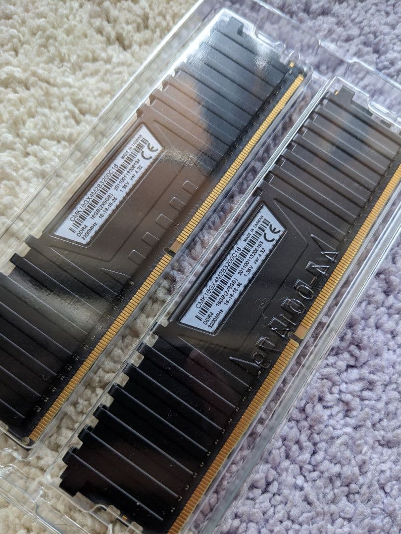 Ryzen 7 3700X、X570 マザーボード、16GB DDR4 セット