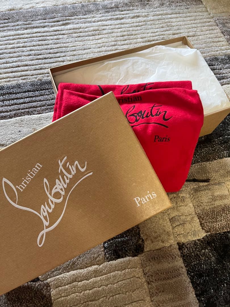 新品Christian Louboutin シルバー　ハイヒール24時間以内発送