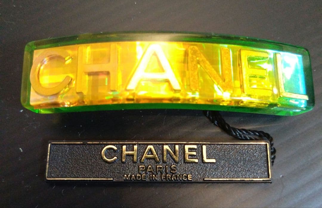 CHANEL ロゴ バレッタ ヘアアクセサリー マルチカラー