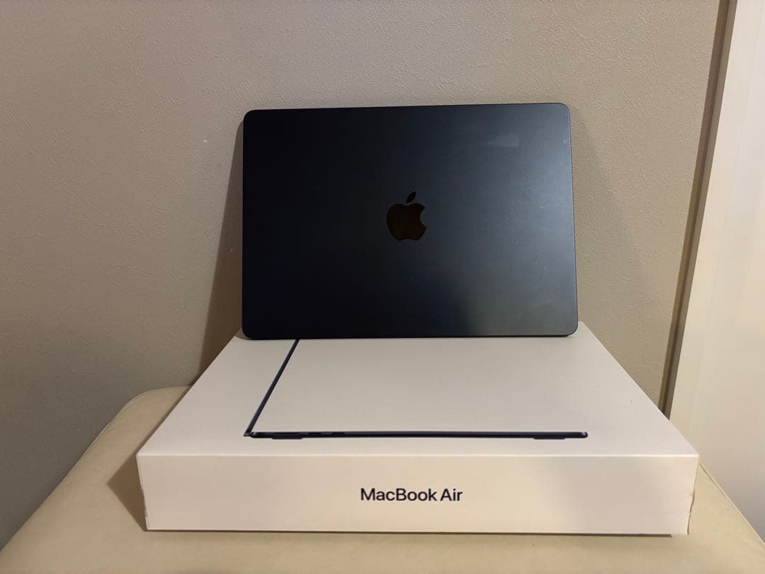 Apple MacBook Air M2 2022 13インチ8GB 256GB