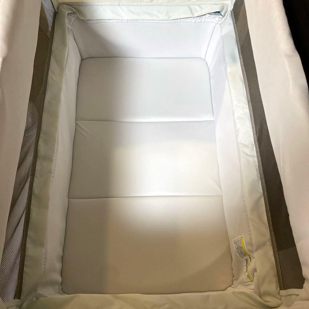 Combi ベビーベッド トモネル ベージュ メッシュ