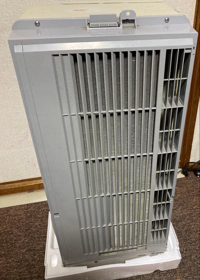 コロナ窓用エアコン ホワイト グレー　リモコン付き