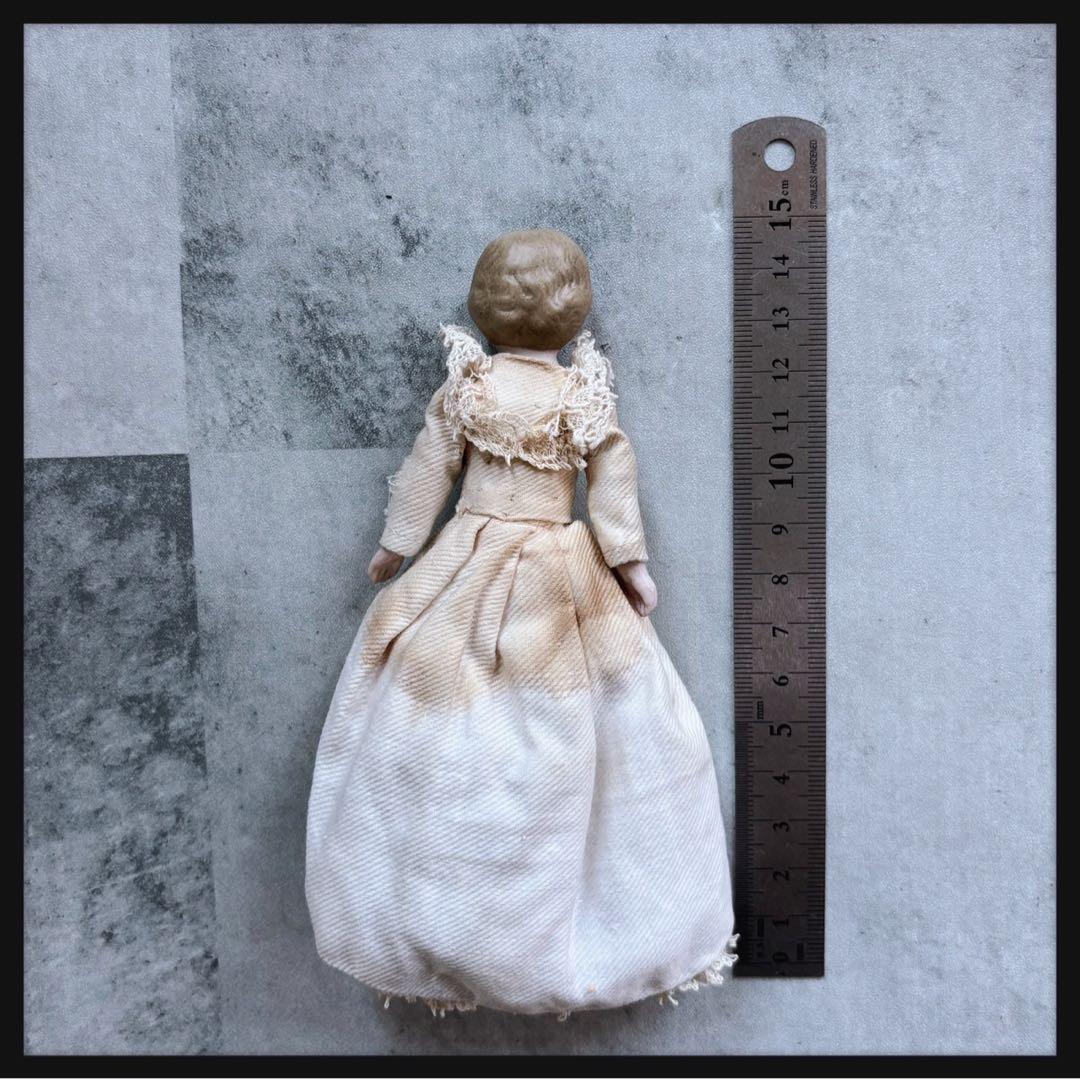 レアアンティーク　小さな少女のパリアンドール ビスクドール