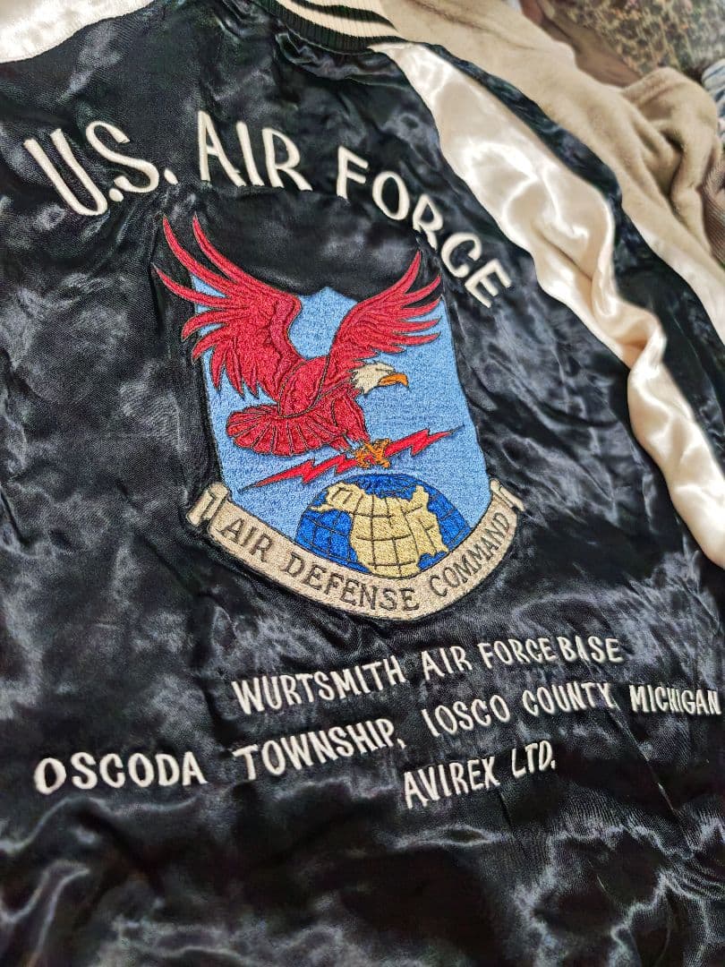 美品 2面用AVIREX USA 別珍 虎日本 スカジャン unisex サテン