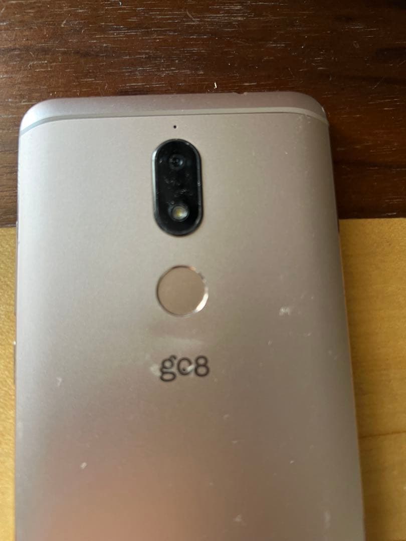 go8 スマホ　本体