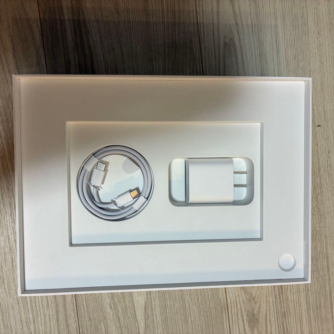 Apple iPad (第11世代) A16 128GBシルバーWi-Fi超美品