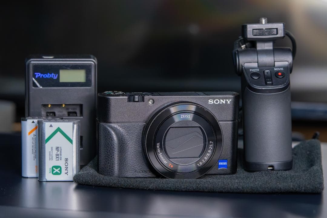 RX100V (DSC-RX100M5A)とVCT-SGR1