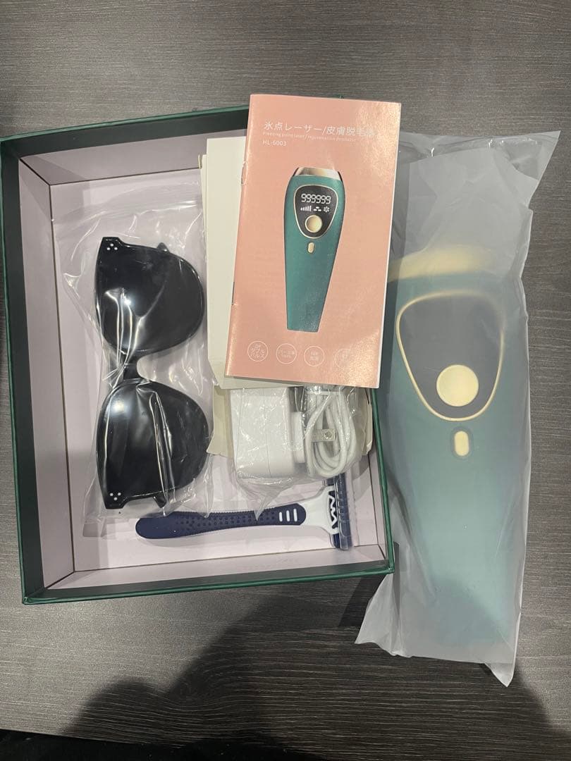 脱毛器 全身脱毛 99万発照射 冷却機能付き 家庭用 5段階レベル調節 説明書付