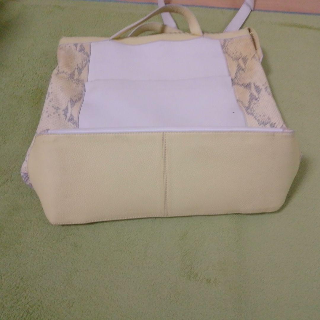 大幅値下げ！美品！コールハン パイソン柄 本革 バッグ