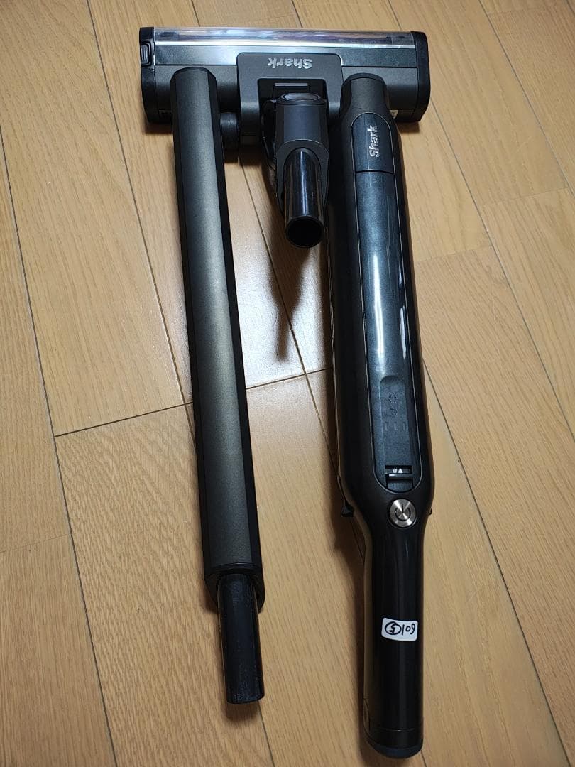 シャーク★コードレスクリーナー★CS601JBK★バッテリー新品と同等★