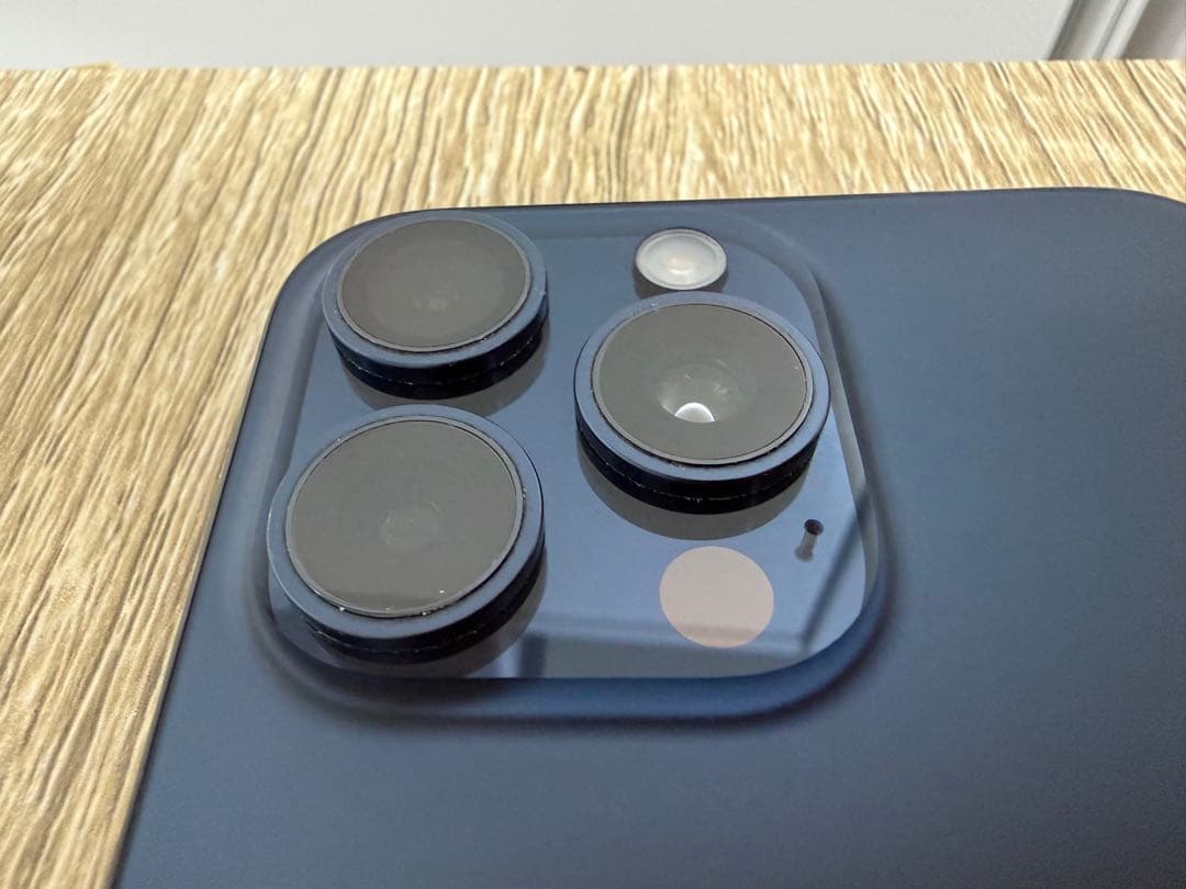 iPhone 15 Pro Max 256GB SIMフリー 小傷あり 動作良好