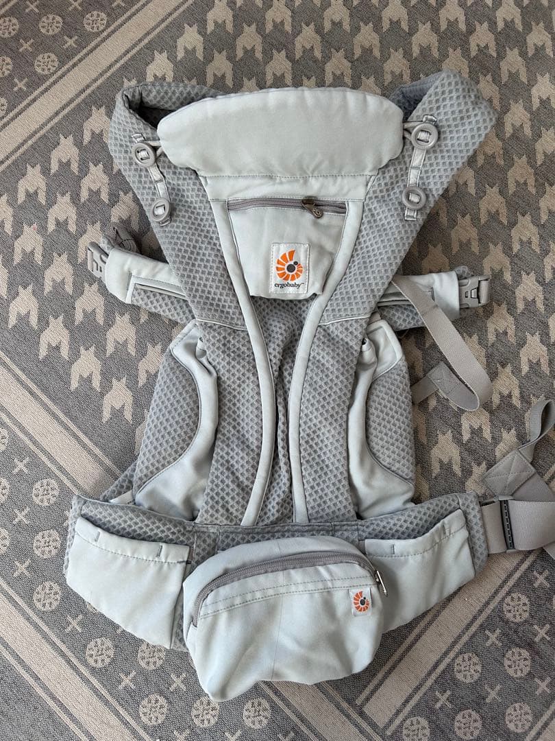 ergobaby 抱っこ紐 グレー メッシュ　オムニブリーズ
