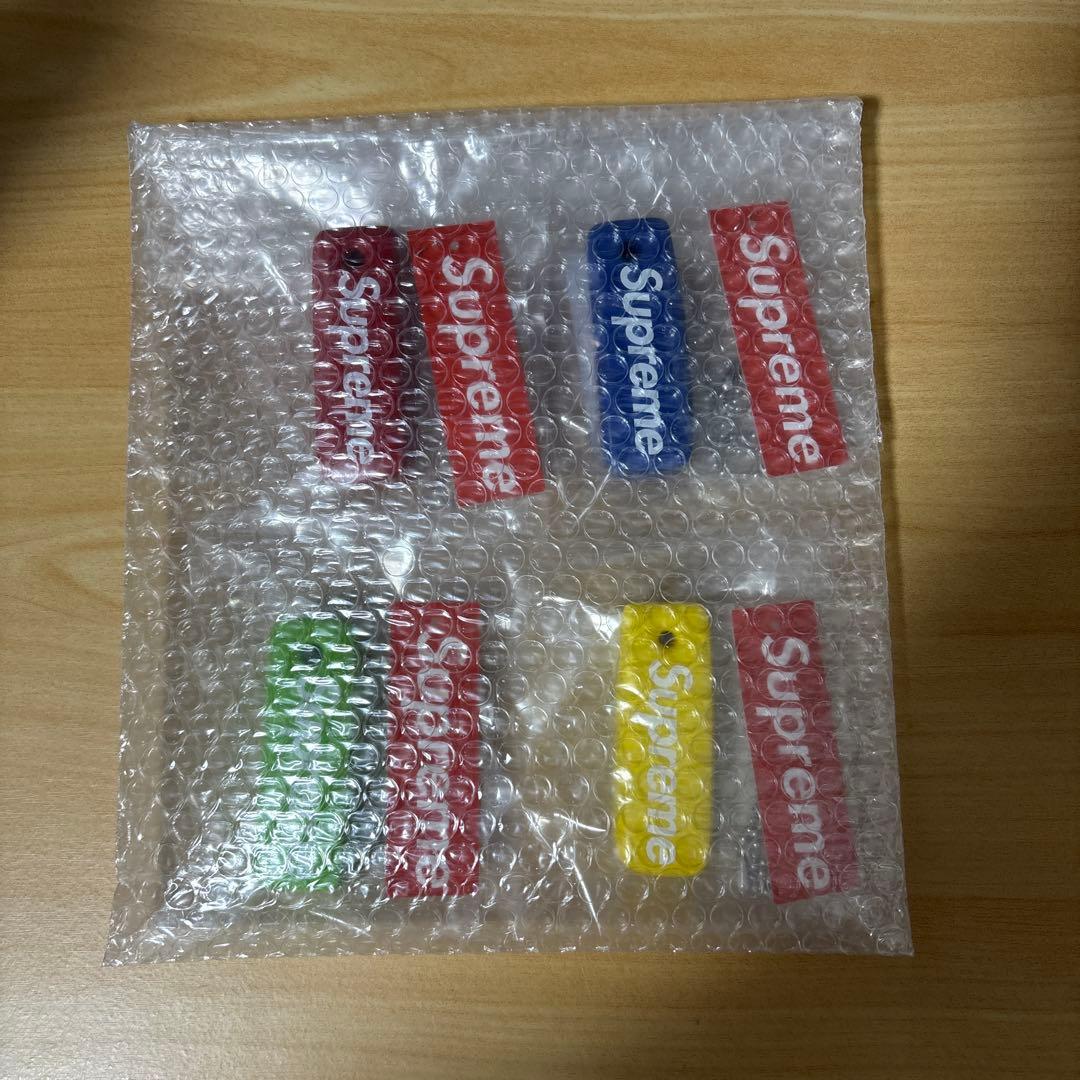 Supreme シュプリーム 23AW フローティング キーホルダー 4色セット