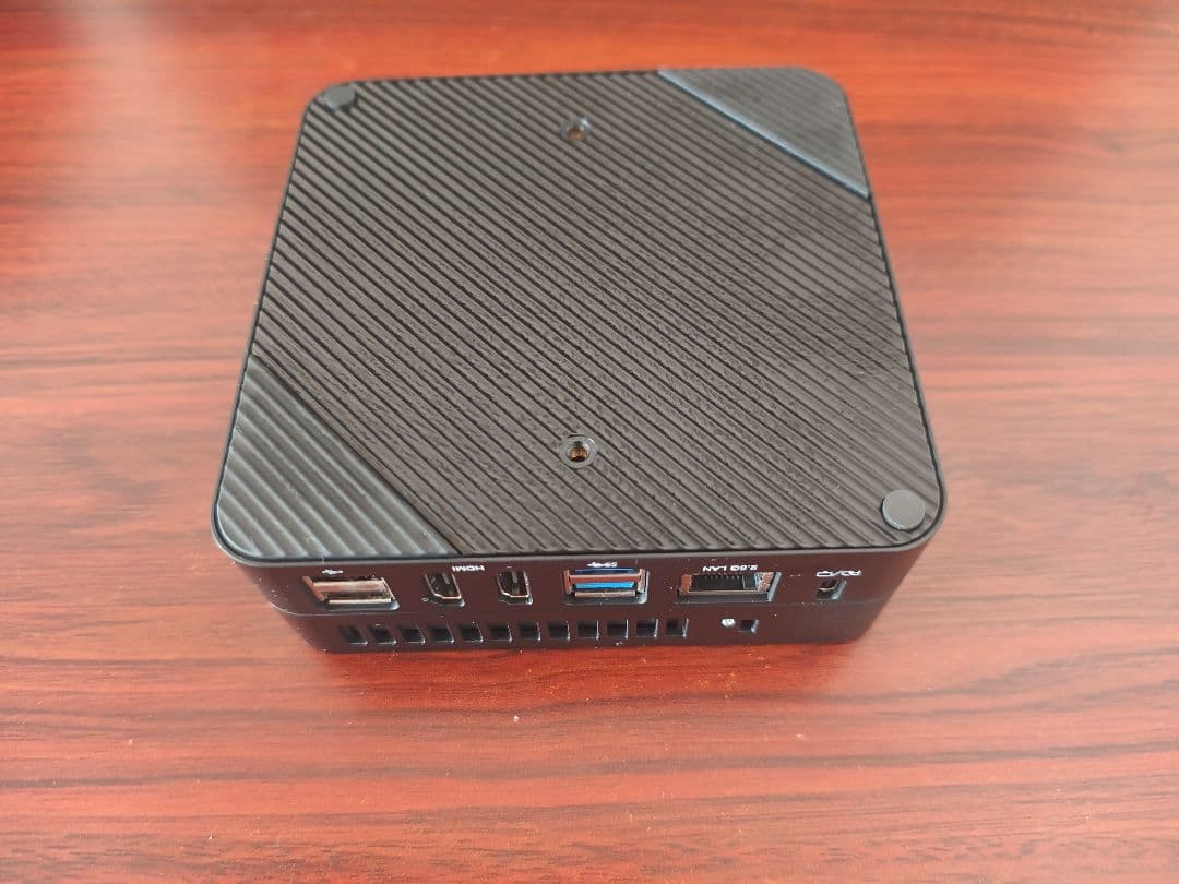 MINISFORUM ミニPC UM560 Ryzen5 32GB 512GB