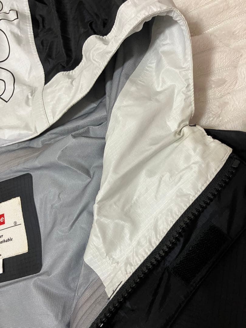 Supreme 黒 M ナイロンパーカー