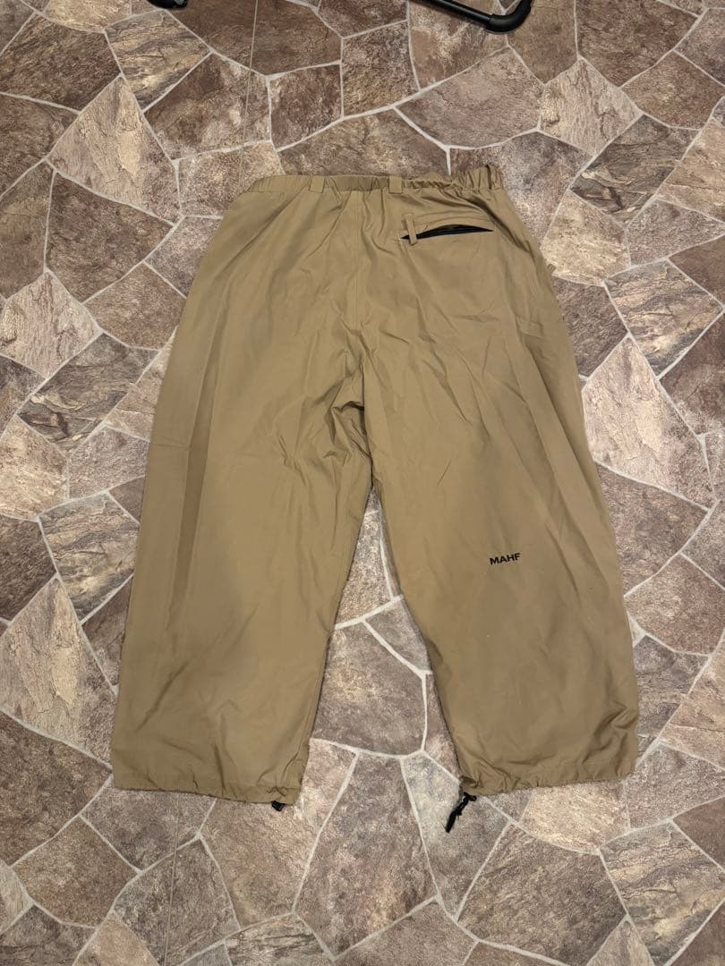 MAHF ワイドスノーパンツ　ベージュ　ウエスト調整可能