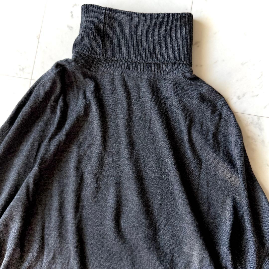 極美品 レリアン シルク混 タートルネック ニットポンチョ グレー ケープ
