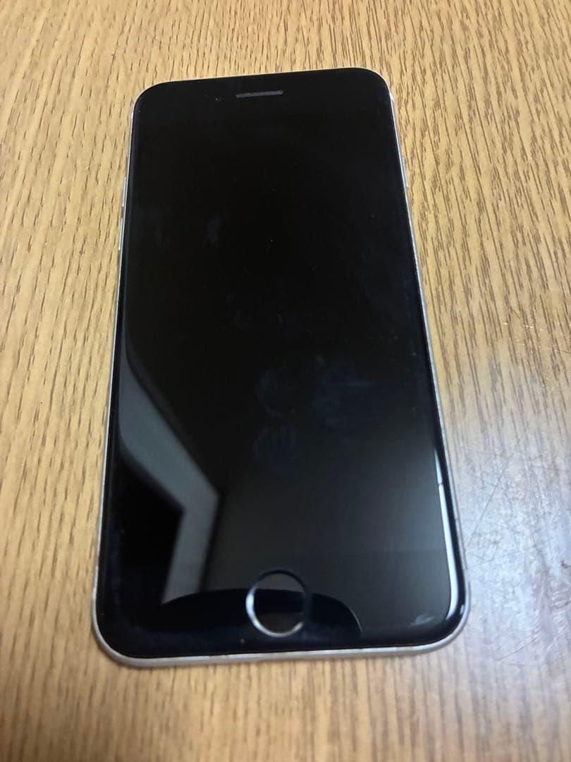 iPhone ブラック 本体　se 第二世代　64G アイフォン　スマホ本体