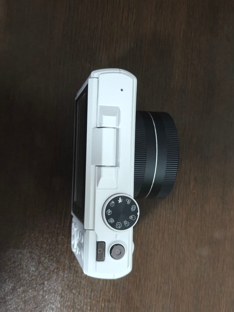 5Kデジタルカメラ 7500万画素 18倍ズーム