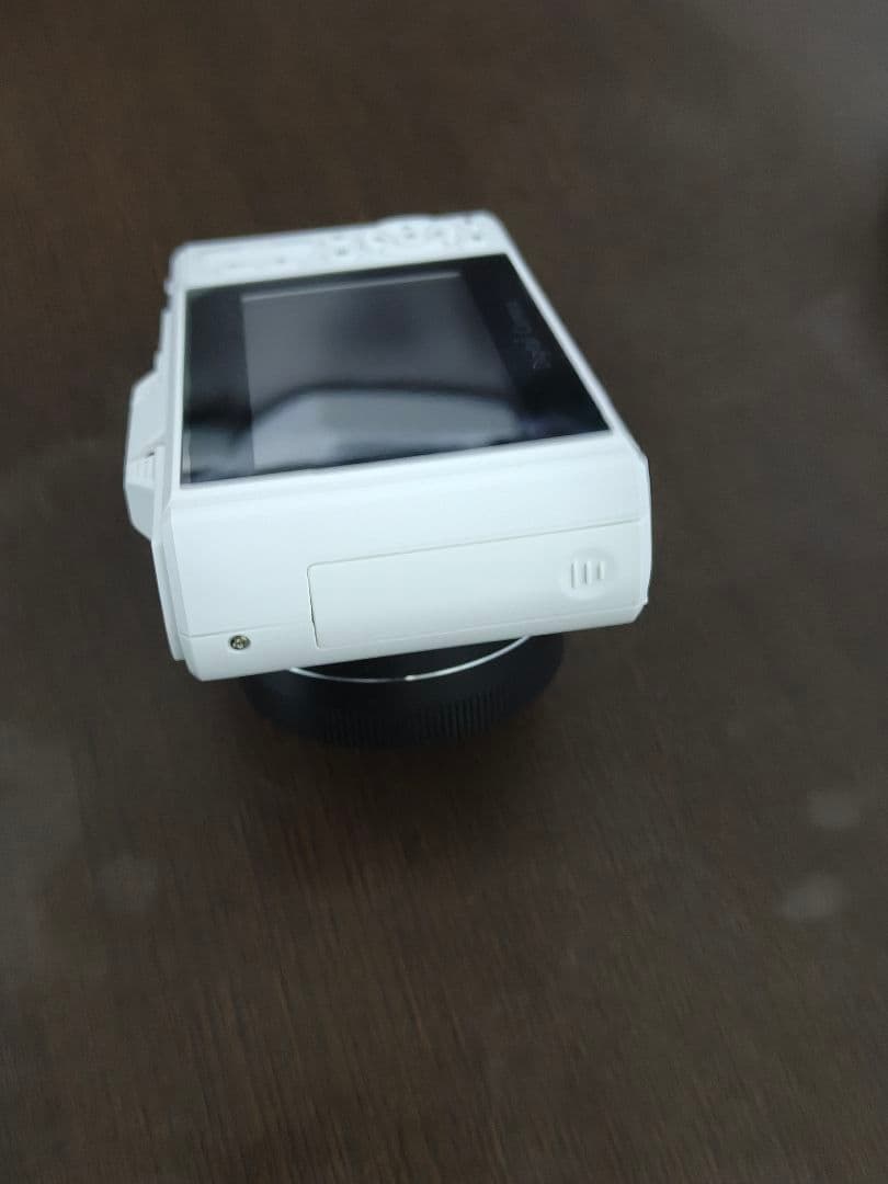 5Kデジタルカメラ 7500万画素 18倍ズーム