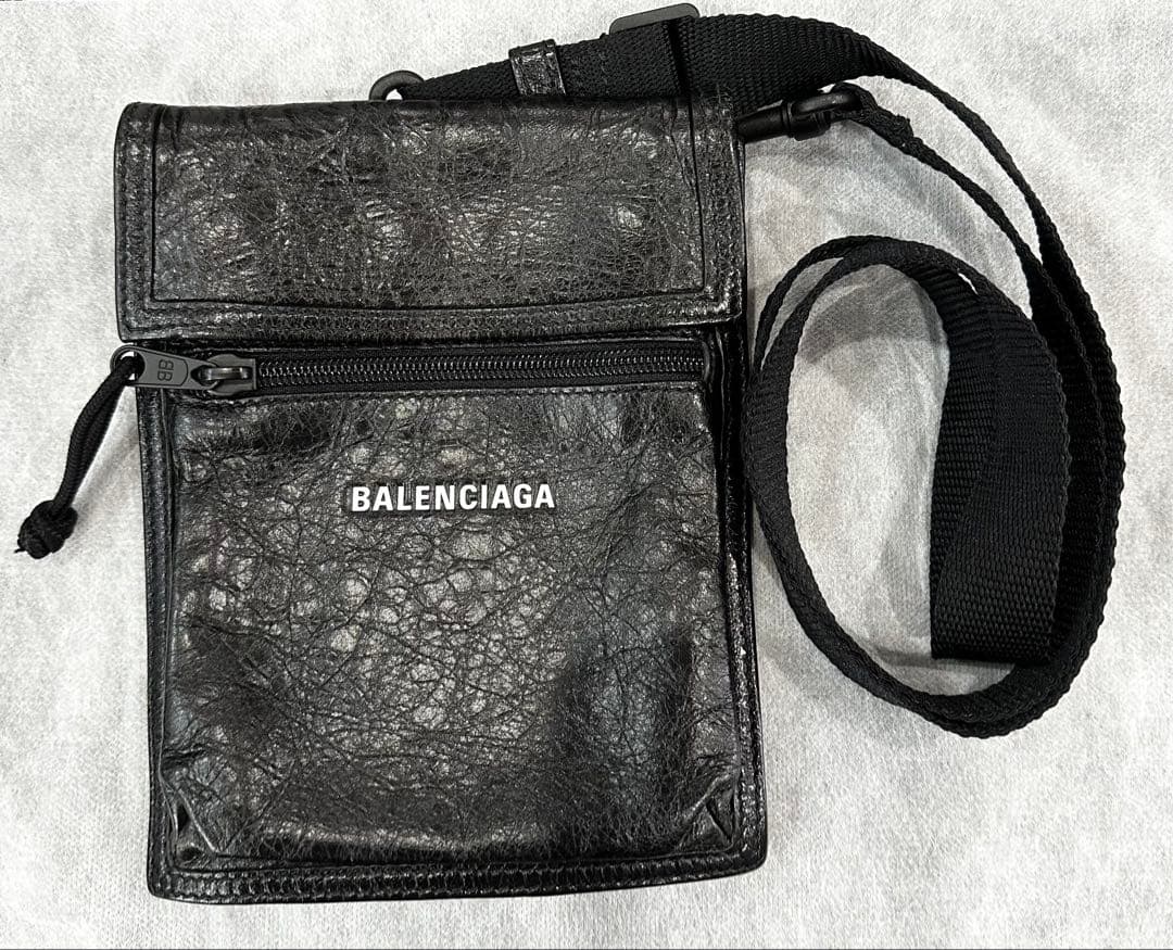 BALENCIAGA ボディバッグ ブラック レザー