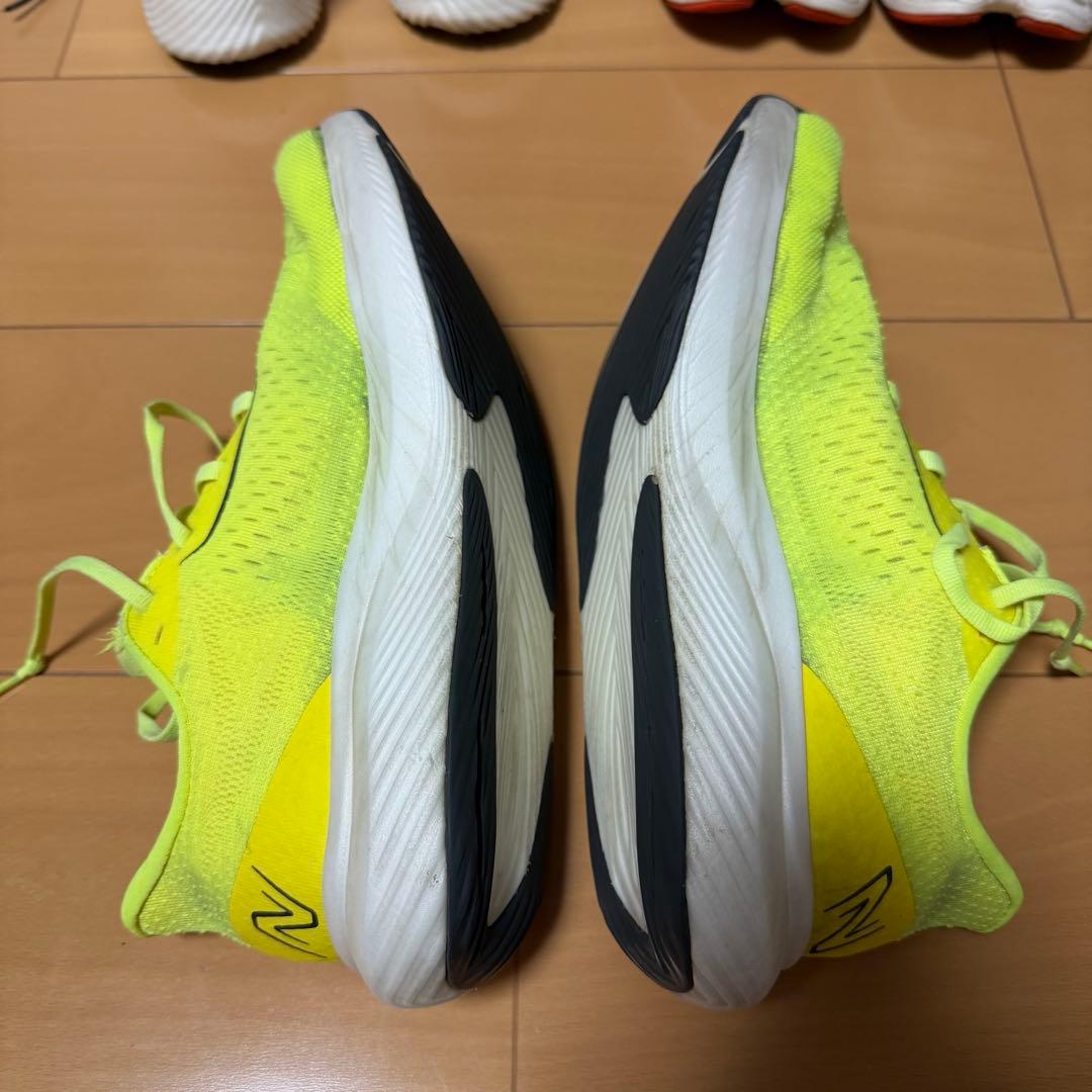 ニューバランス ランニングシューズ 4点セット 27cmの方オススメ