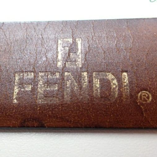 FENDI 黒レザーベルト Eマークバックル