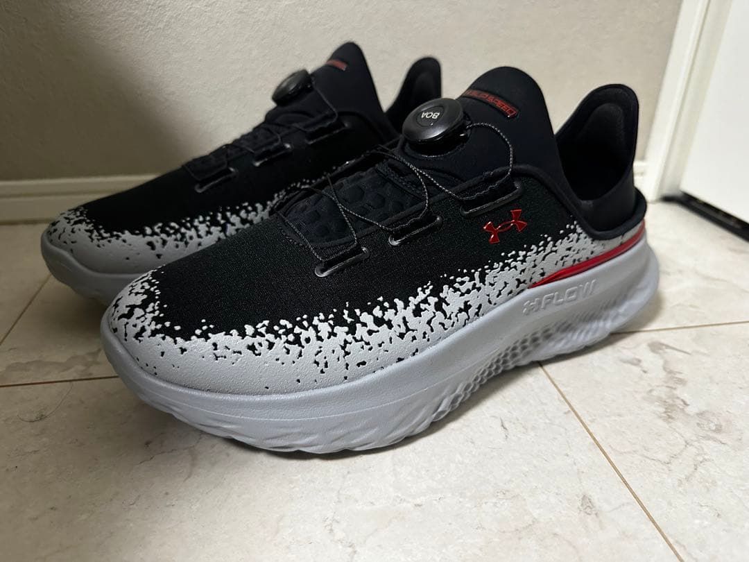 Under Armour スリップスピードメガ　29cm グレー新品、蓄光美品