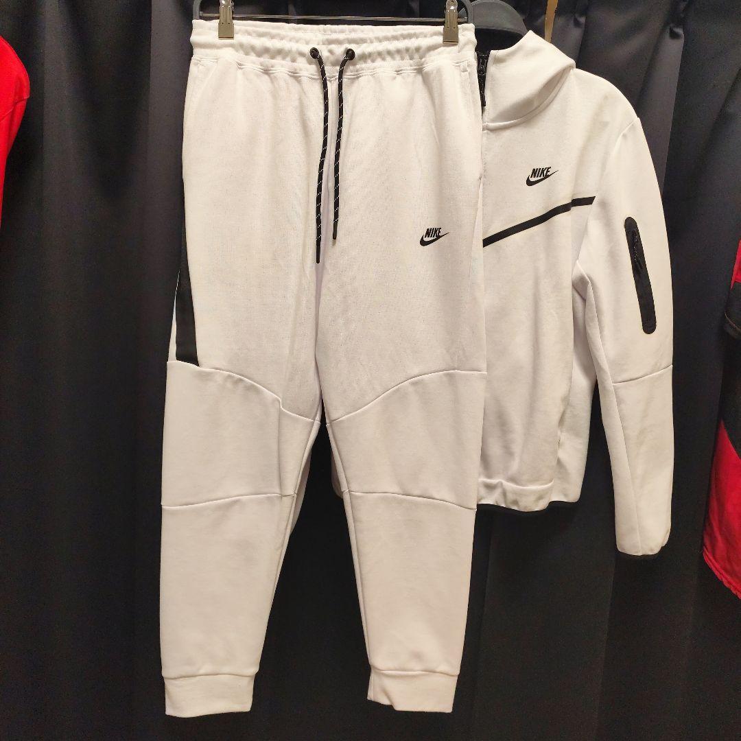 Nike Tech Fleece 白 セットアップ