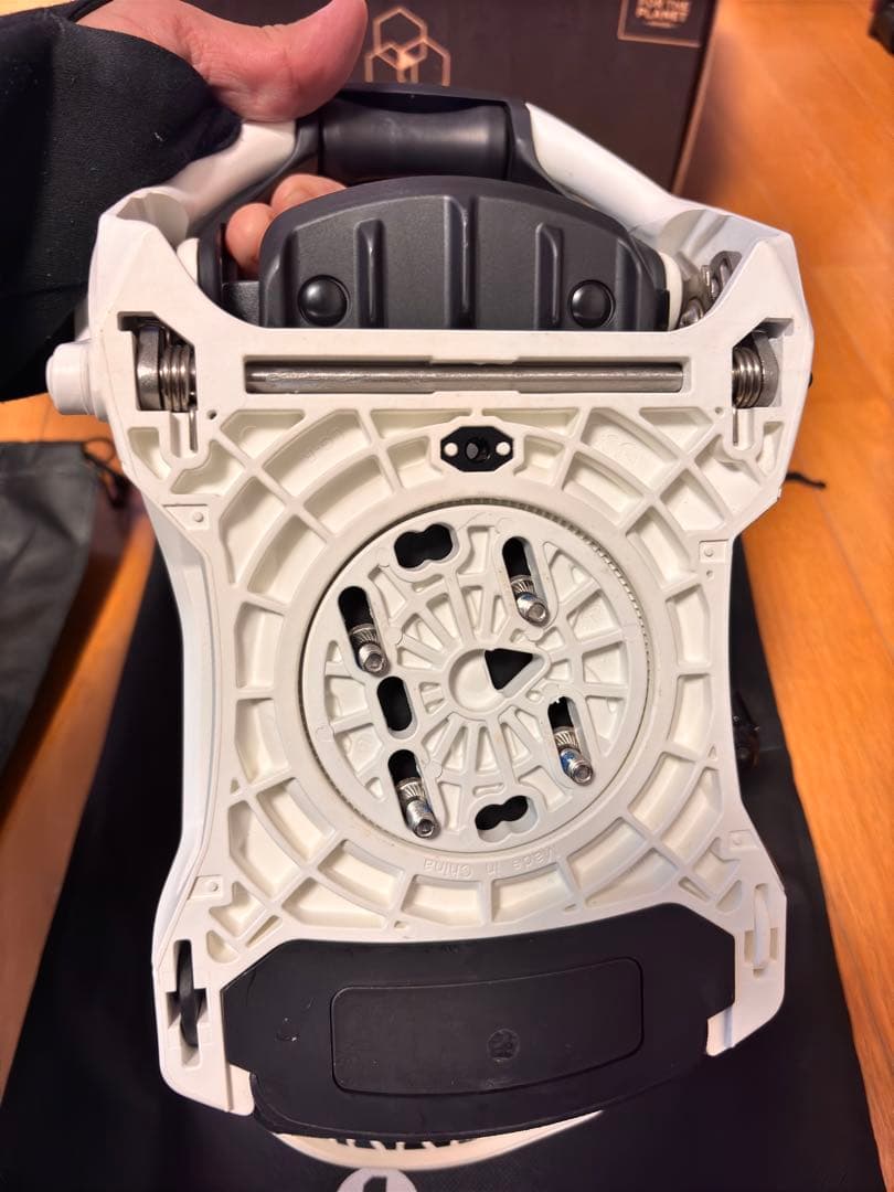 23-24 ナイデッカー スーパーマティック L ホワイト