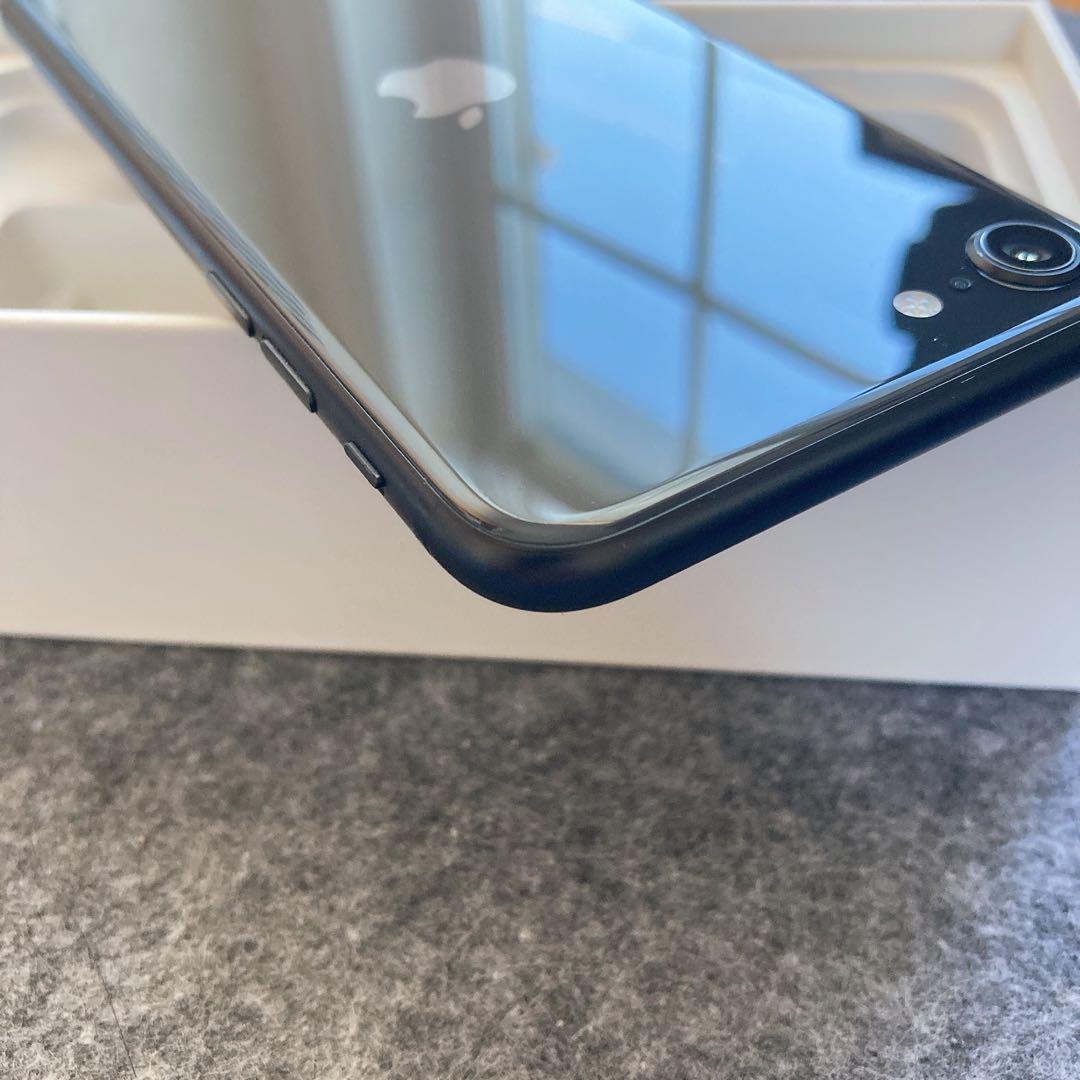 iPhone SE (第2世代) SIMフリー 128GB ブラック