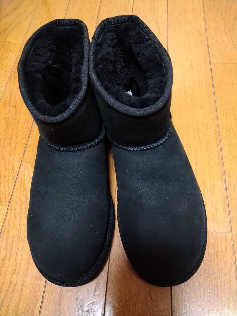 【試し履きのみ！】UGG　ブラック ムートンショートブーツ　25.0cm