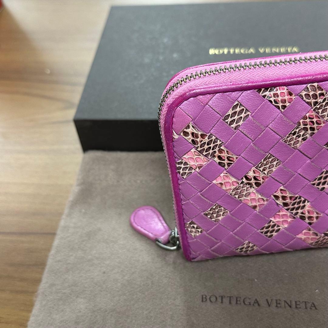 新品同様‼️ 希少　ボッテガヴェネタ　財布　長財布　パイソン　ラウンドファスナー
