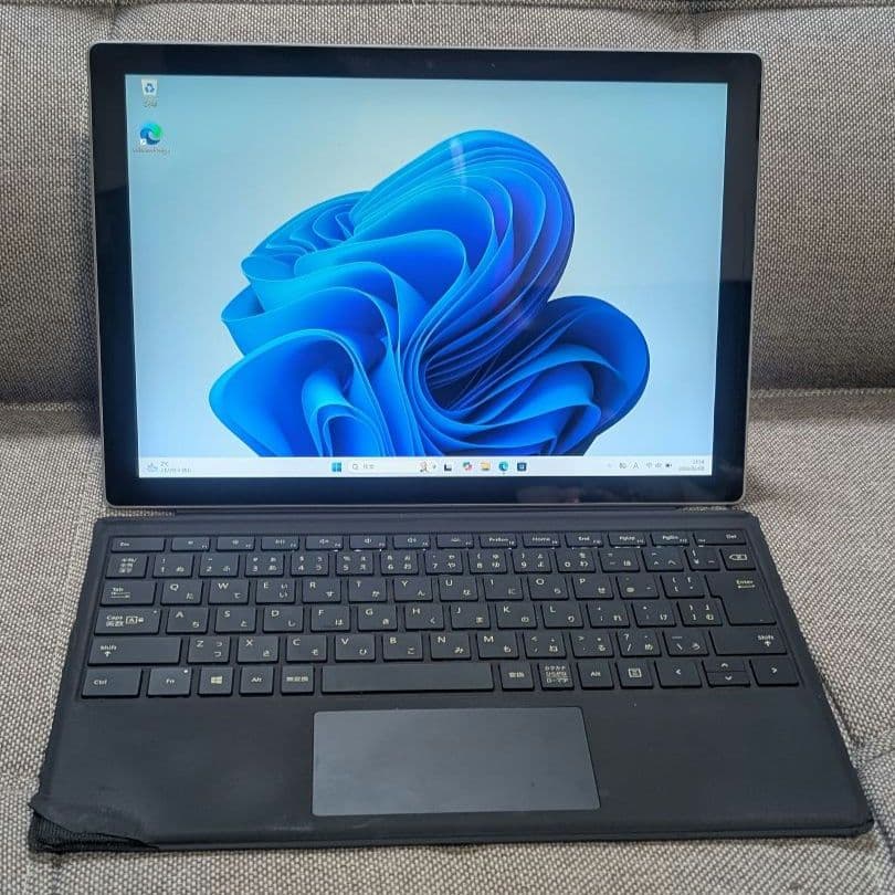 Surface Pro 7 i5 8GB 256GBタイプカバー付きⅱ