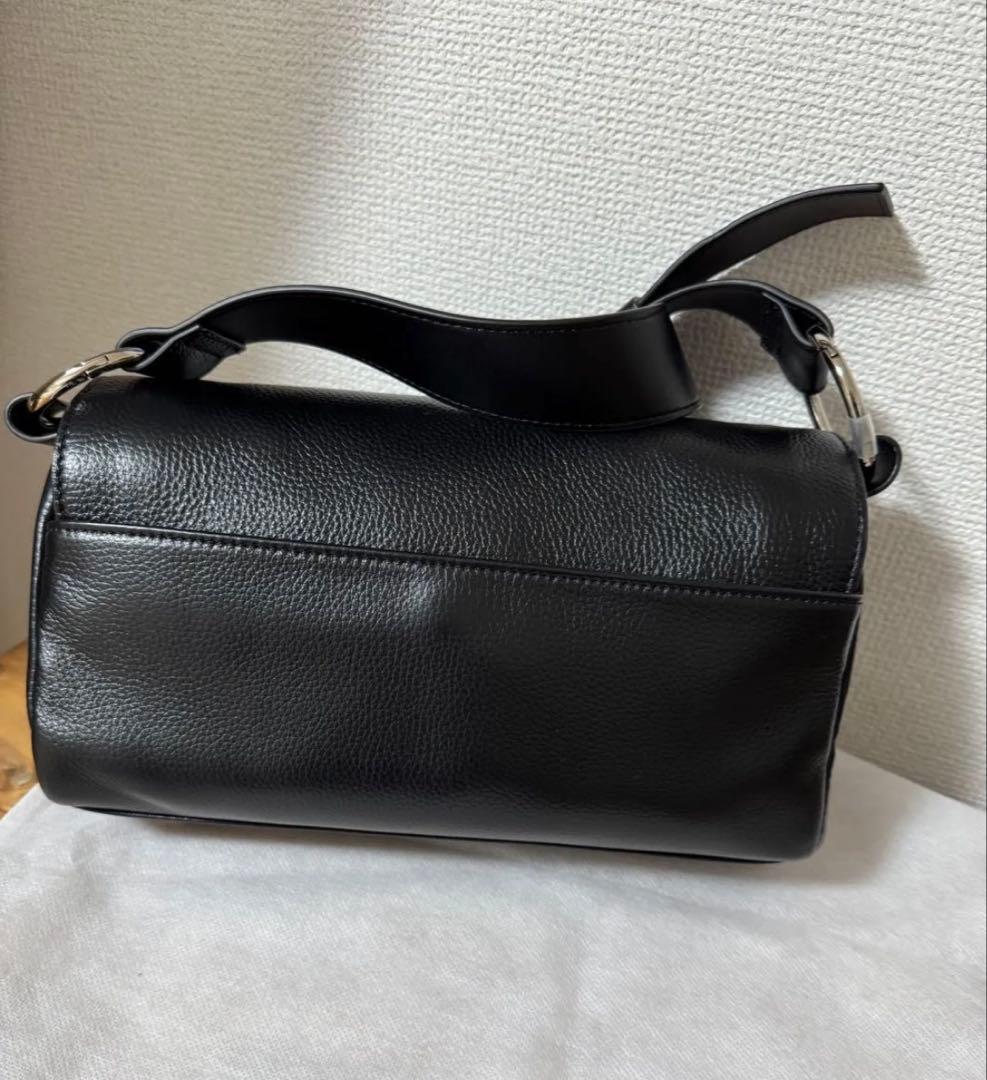 BEARDSLEY ビアズリー　レザーボディバッグ　ショルダーバッグ　ブラック