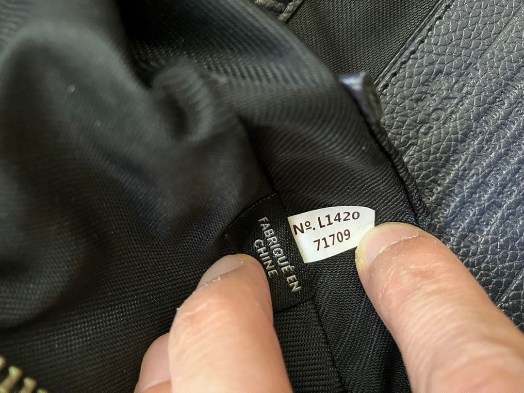 い*き様 COACH コーチ レザー ボディバッグ　ミッドナイトブルー