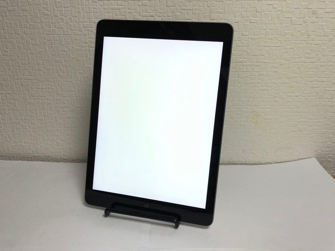 iPad（第5世代）128GB Wi-Fiモデル スペースグレイ No.29
