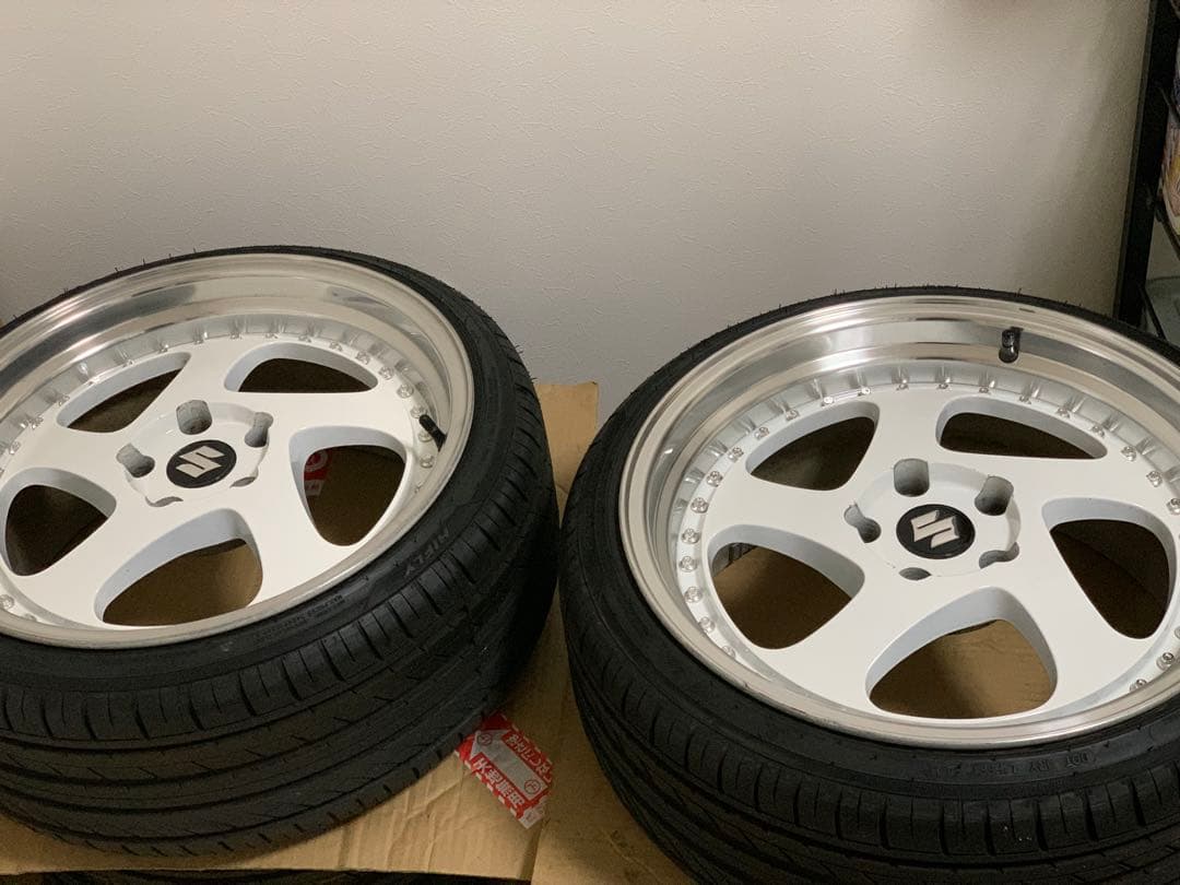 JNC 034 114.3-5穴 18インチ8.5J+30 4本