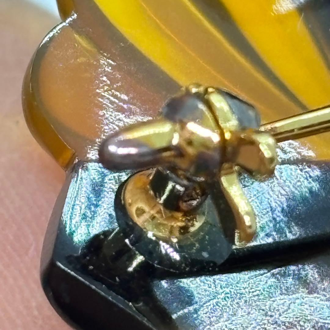 111405 本鼈甲　白甲　黒甲　k18 血赤珊瑚　花芯　ネックレス兼ブローチ