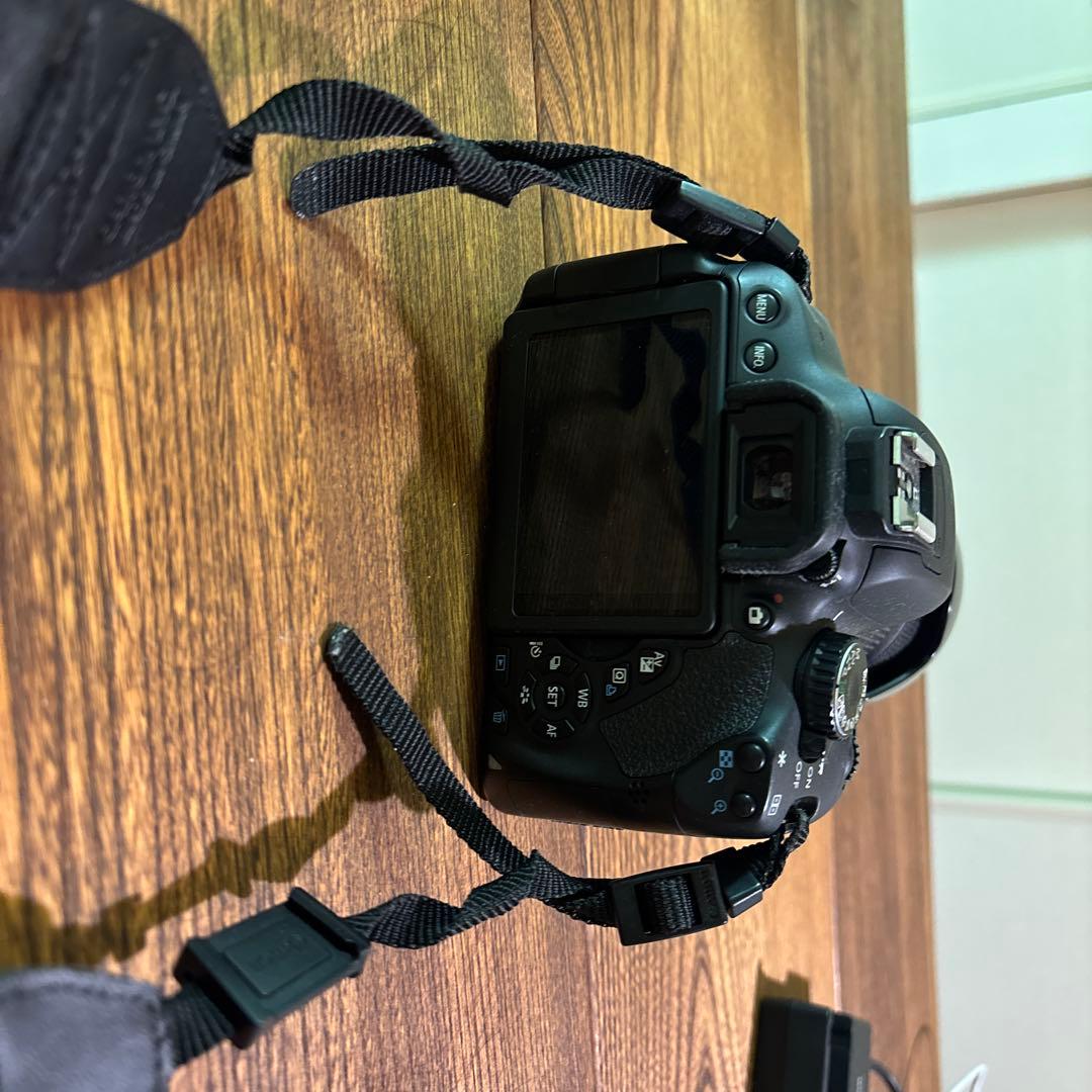 Canon EOS 650D デジタル一眼レフ レーズ付き