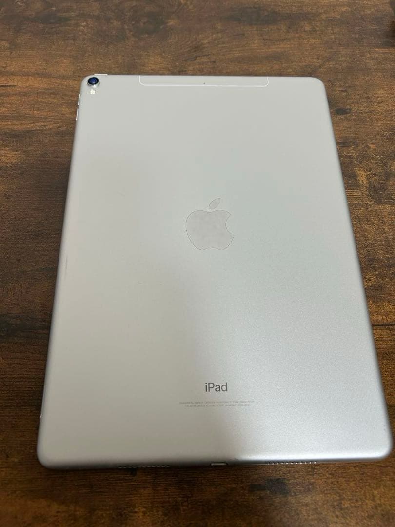 iPad Pro 10.5インチ 64GB セルラー ドコモ版 バッテリー95%