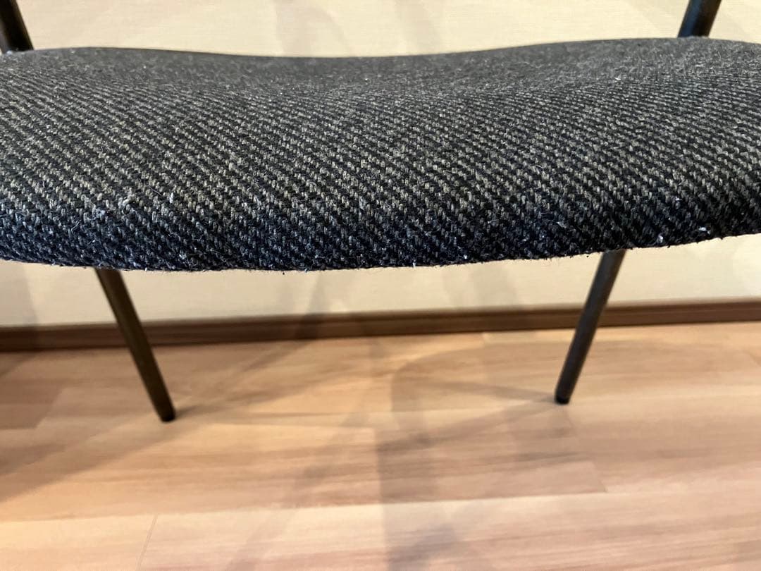 アデペシュ　ダニス ショートアームチェア