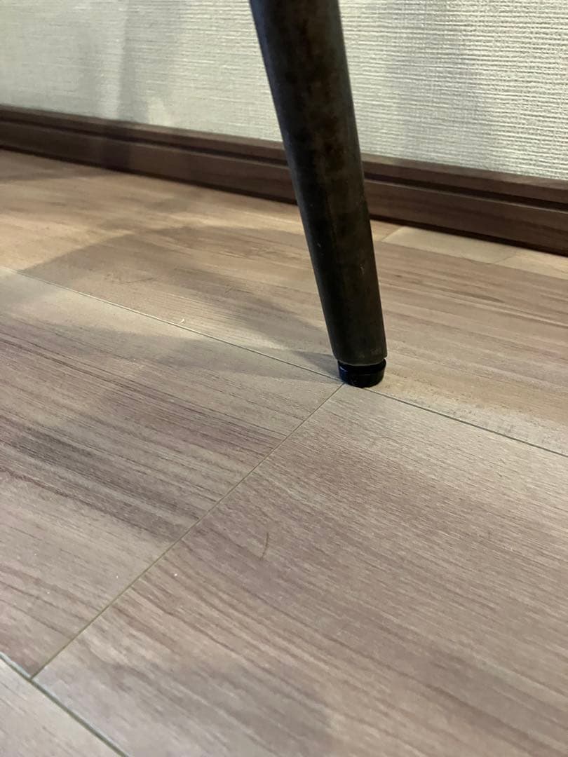 アデペシュ　ダニス ショートアームチェア