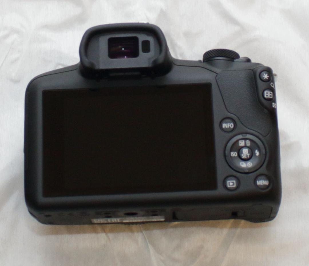 【新品】Canon ミラーレス一眼カメラ　EOS R100 ボディ