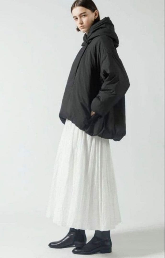 ミズイロインド　フーデットダウンジャケット　Aライン　バルーンシルエット