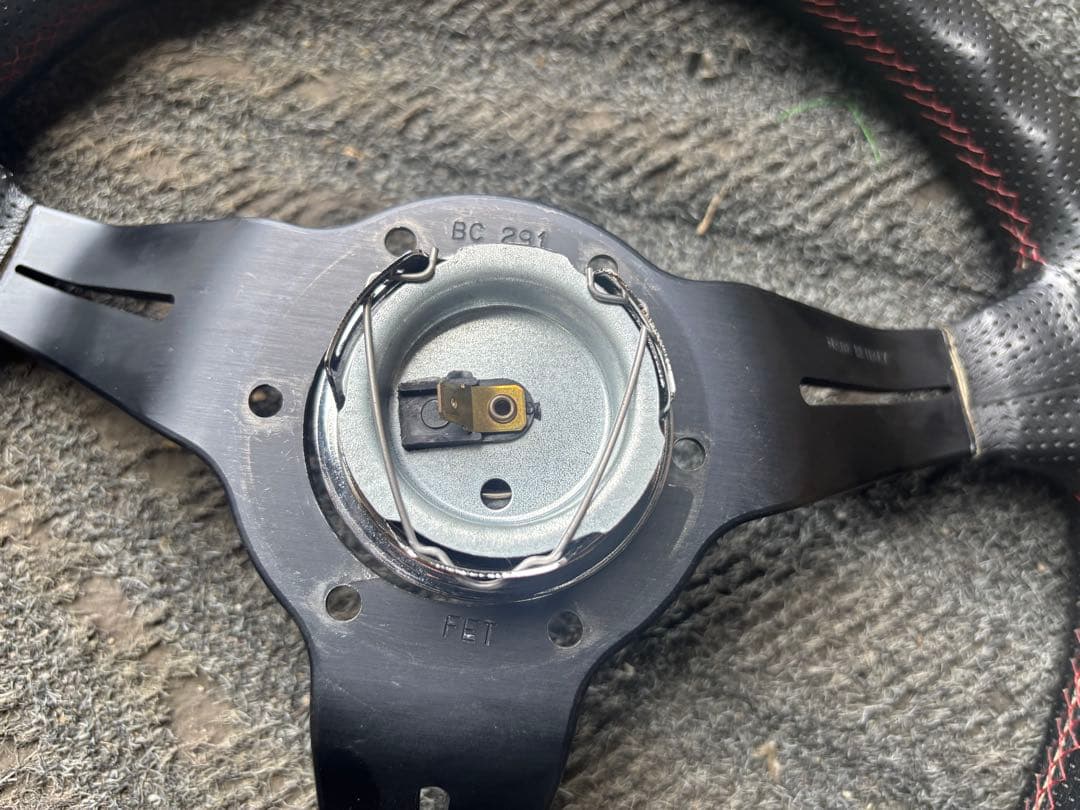 希少NARDI〔ナルディ〕ラリー33ΦFET刻印あり正規品　美品