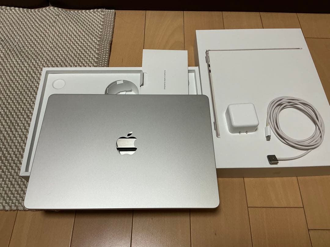 Apple MacBook Air M2 スターライト