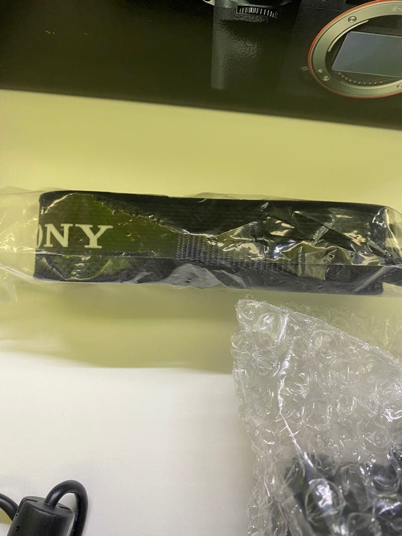 S*I様 SONY α7RⅡ 外箱取説付属品あり バッテリー3個 美品