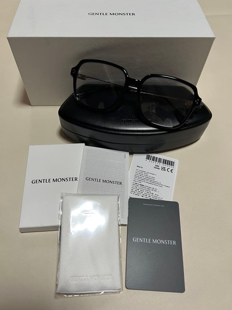 ハイジGENTLE MONSTER Mua 01 サングラス　ジェントル